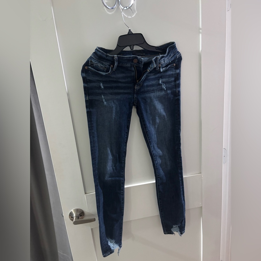 Buckle Distressed Dark Blue Ankle Jeans